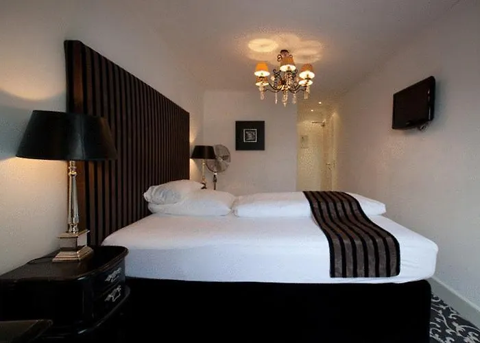 Aleksandra Otel Düsseldorf